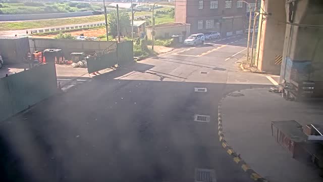 西濱路一段與漁港路口(北端)