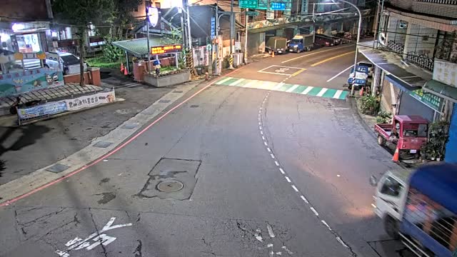 台七-台七乙(路口中間圓環槽化島上之號誌桿)